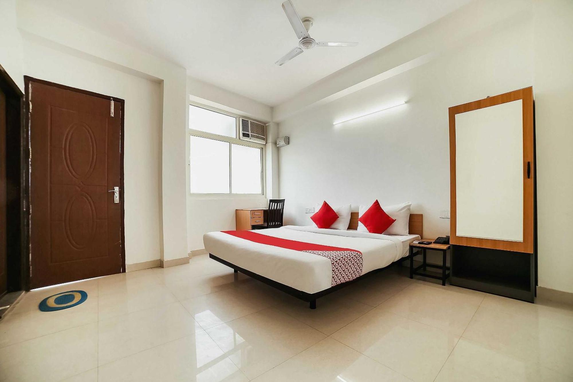 Hotel Live On Del5542 Neu-Delhi Exterior foto